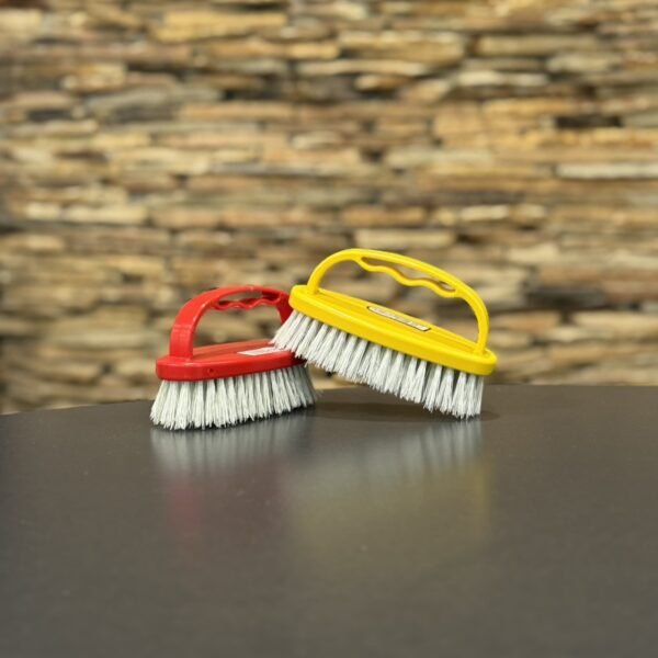 Четка с дръжка тип ютия